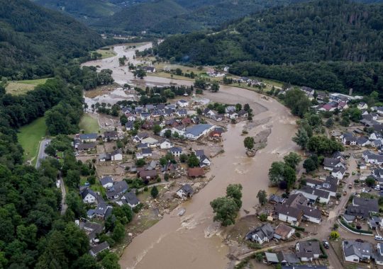 WIRTGEN STIFTUNGEN spenden 100.000,– Euro für Hochwasser-Opfer